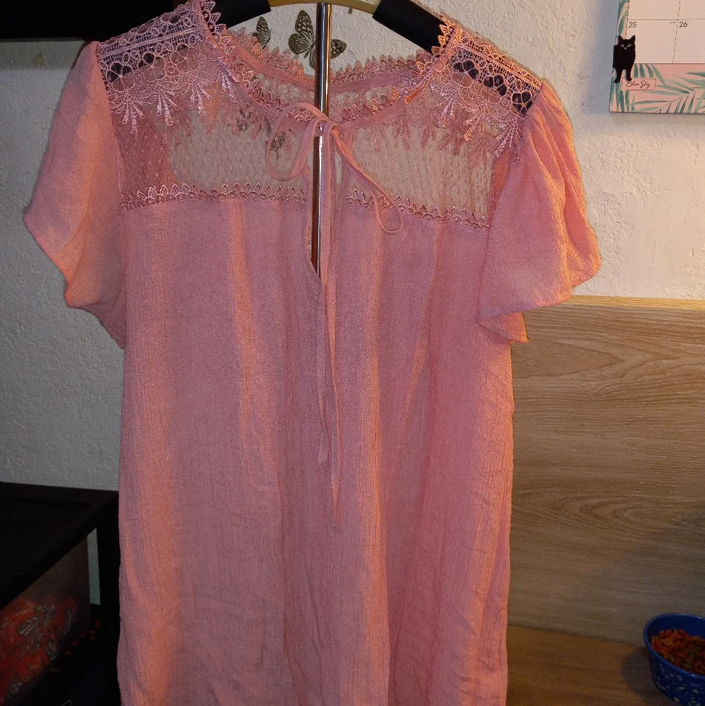 Women's blouse - Picture 1 of 2